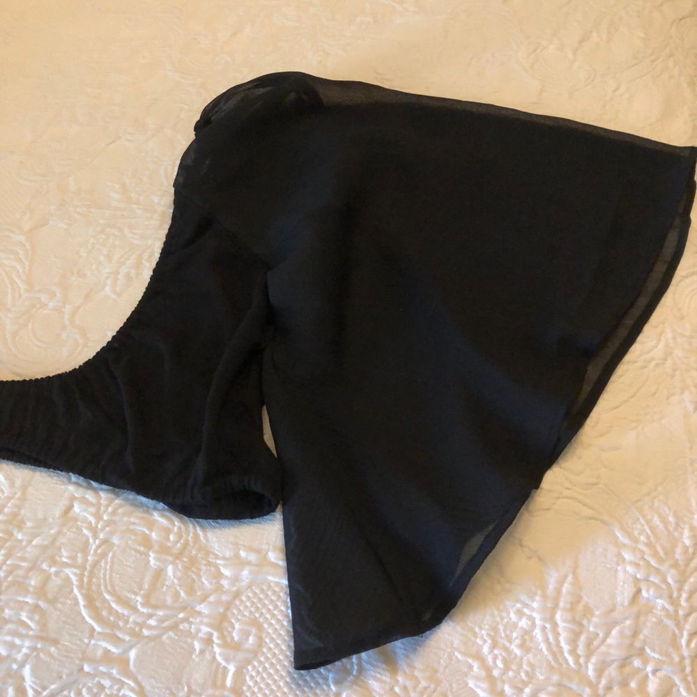 Wingz Black sleeves